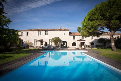 Idyllic escape in a unique La Rochelle Chateau