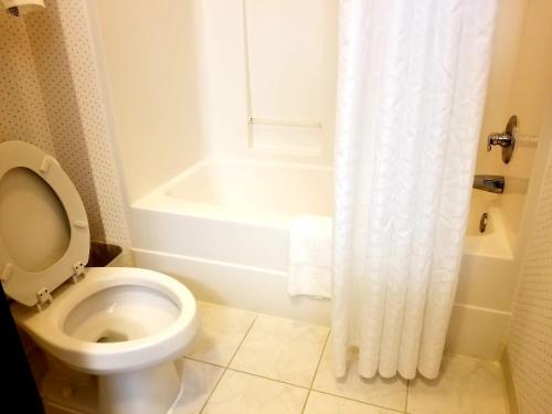 Rodeway Inn Urbana Champaign University Area - image 12