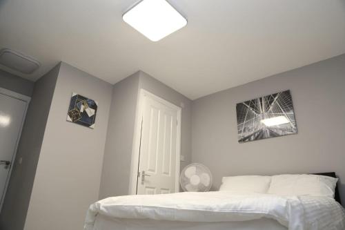 A A Guest Rooms Woolwich Close to Royal Arsenal - image 3