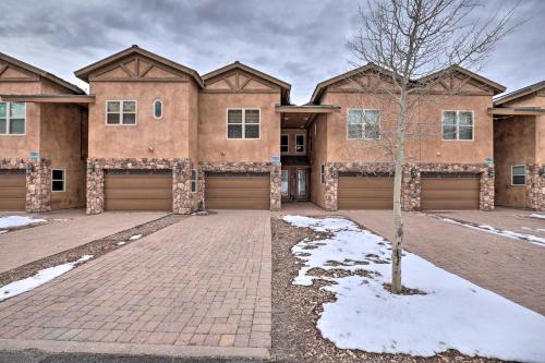 Luxe Townhome with Brian Head Resort Ski Access - main image