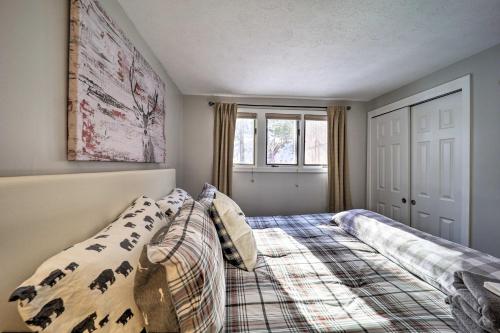 Townhome with Deck Less Than 1 Mi to Beech Mtn Resort!