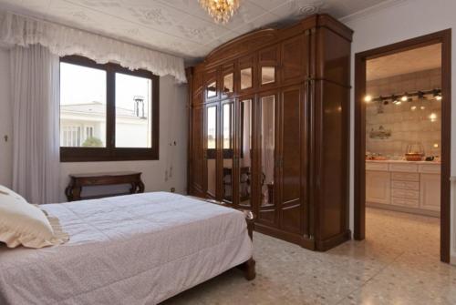 HomeHolidaysRentals Pallars - Costa Barcelona - image 9