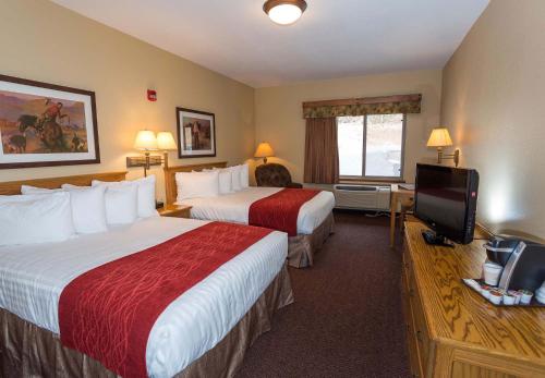 Queen Room with Two Queen Beds - Non-Smoking