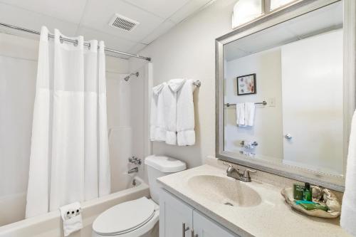 Hear the waves! 3 beachfront balconies Beautiful and fully equipped condo - image 6