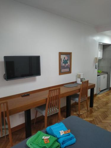 One-Bedroom Apartment image 6