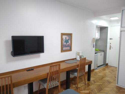 One-Bedroom Apartment image 5
