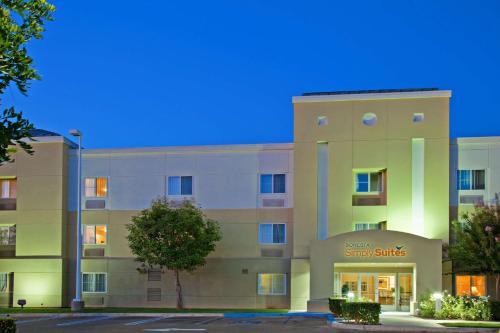 . Sonesta Simply Suites Irvine Spectrum