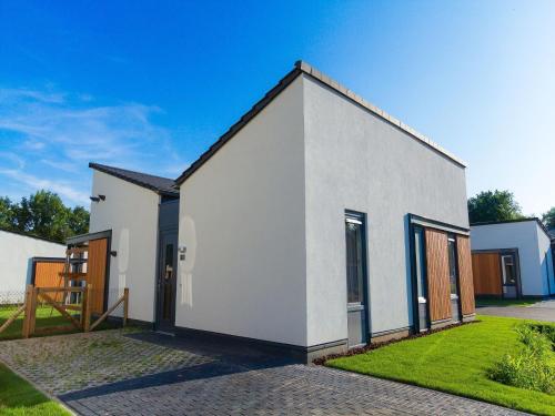  Tidy villa with a themed kids bedroom in Limburg, Ferienwohnung in Roggel