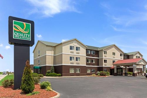 Quality Inn & Suites - Hotel - Ferdinand