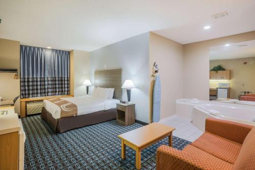 Quality Inn & Suites Blue Springs - Kansas City