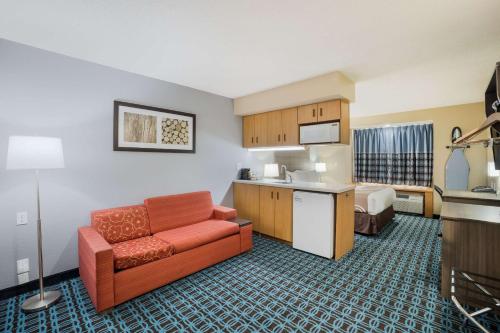 Quality Inn & Suites Blue Springs - Kansas City