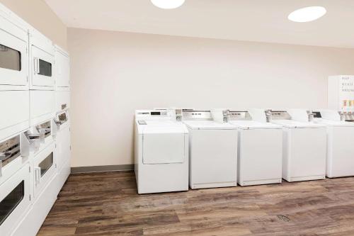WoodSpring Suites Sioux Falls - image 10