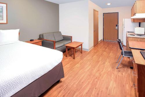 WoodSpring Suites Columbus NE I-270 Airport