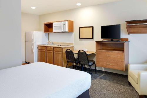 WoodSpring Suites Fredericksburg