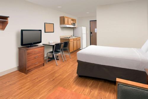 WoodSpring Suites Clarksville Ft. Campbell