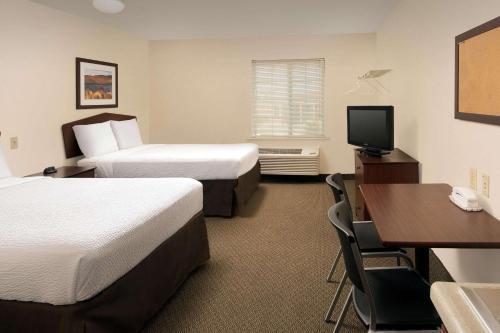WoodSpring Suites San Antonio Fort Sam - image 7