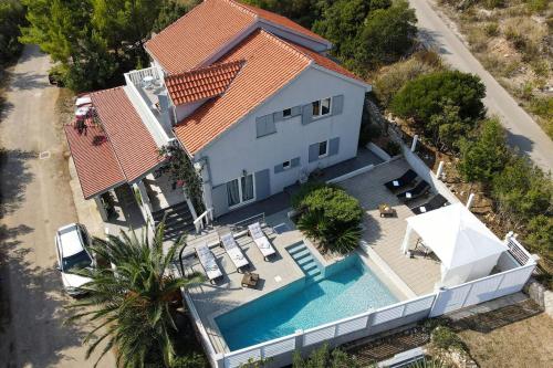 Seaside house with a swimming pool Pasadur Lastovo - 15847