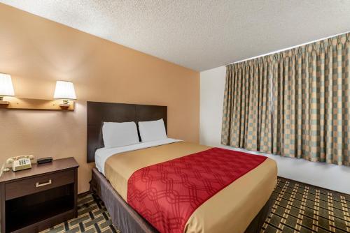 Econo Lodge La Junta - image 11