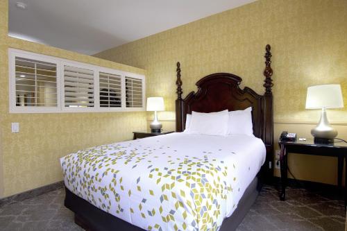 Azure Hotel & Suites Ontario, A Trademark Collection Hotel image 30