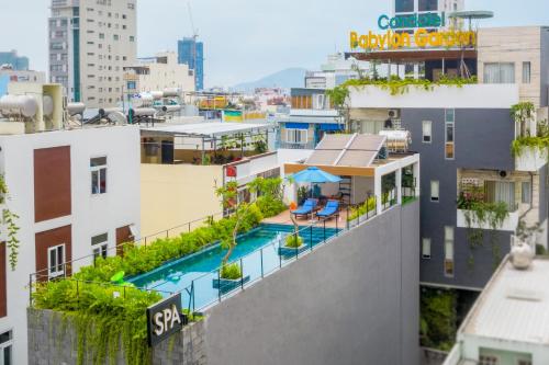 Studio with Balcony and City View image 2