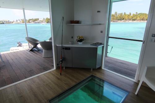 外観, Lagoon Lodge Caraibes -Lodge flottant sur lagon avec vue mer in セント フランコイス