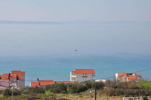  Apartments Nino in Podstrana