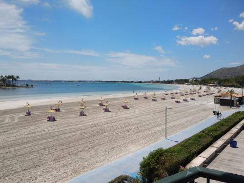  Dalí 117 Beachfront in Alcudia