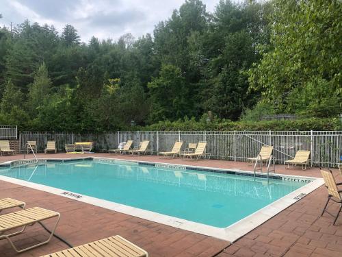 Phoenix Inn Resort - image 4