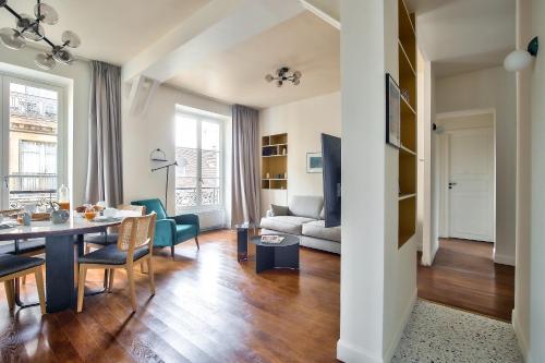 The Perfect Parisian Flat Bd St-Germain - Mid Term, Paris (photo 6)