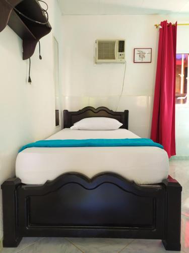 1 double bed, 2 twin beds