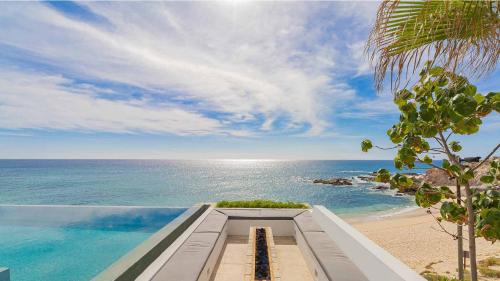 Ultra Modern Beachfront Villa with Full Staff