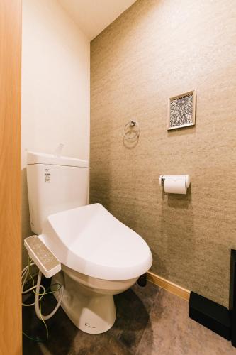 Four-Bedroom Apartment 101 image 7
