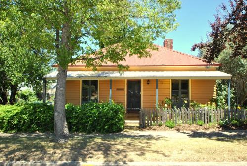 Cooma Cottage