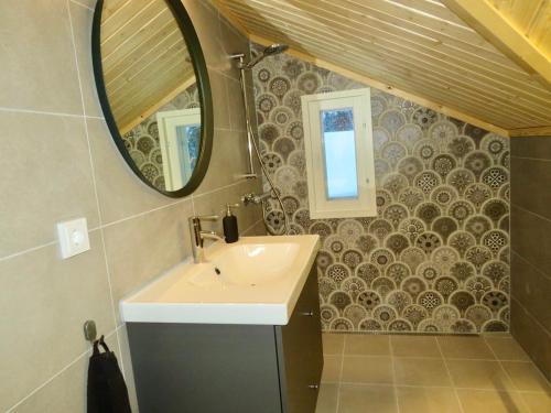 Standard Double Room with Shared Bathroom