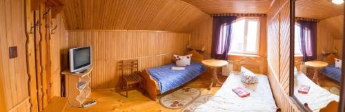 2 twin beds