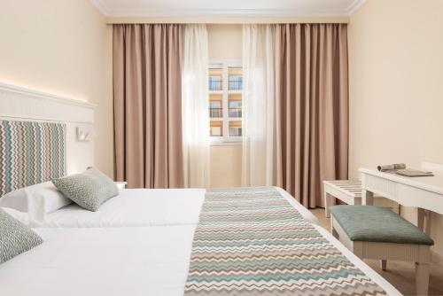 room detail thumbnail 1