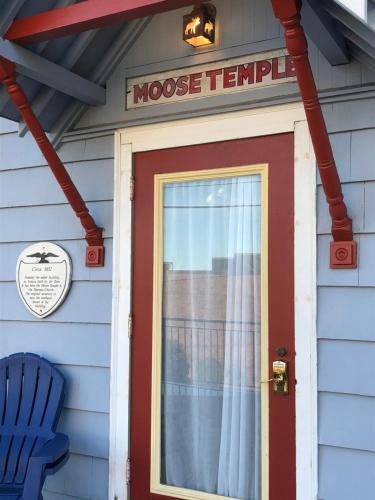 Clementine's Guest House & Vacation Rentals