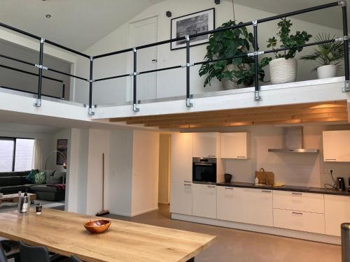 บริการและสิ่งอำนวยความสะดวก, Luxe vakantiehuis met sauna De Barn Bergen in เคสท์