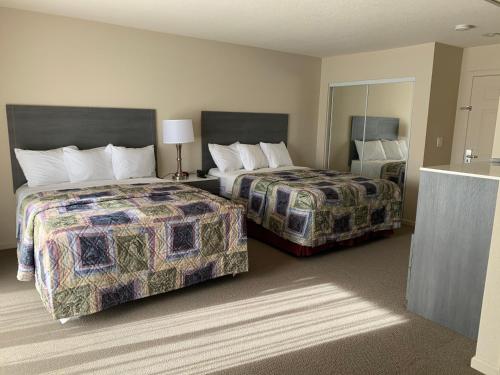 Deluxe Queen Room