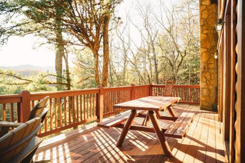 Closer To Heaven - Hot Tub Mountain View Getaway - image 4