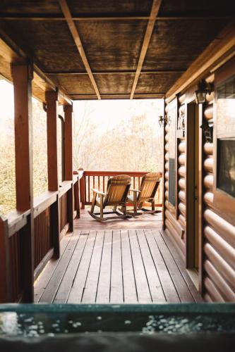Closer To Heaven - Hot Tub Mountain View Getaway - image 8