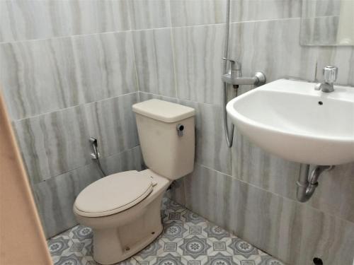 Ceria Residence Near AhmadYani International Airport Semarang