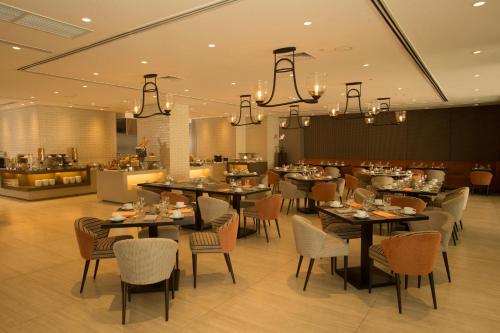 Restaurant, Wynwood Hotel - Multiple Use Hotel near Shaw Boulevard MRT Station