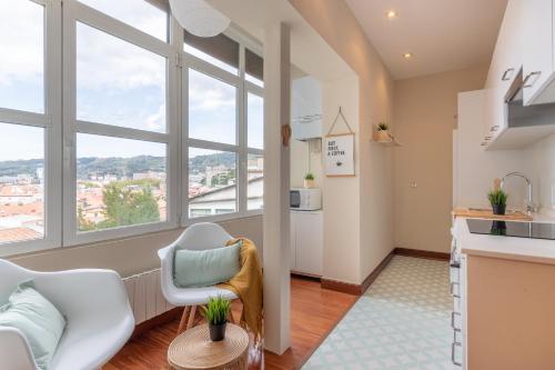  ACOGEDOR Y CON VISTAS - Casco Viejo & Parking gratis, Pension in Bilbao