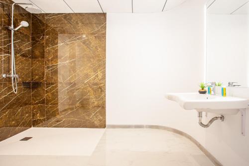 MyFlats Luxury Downtown - image 4