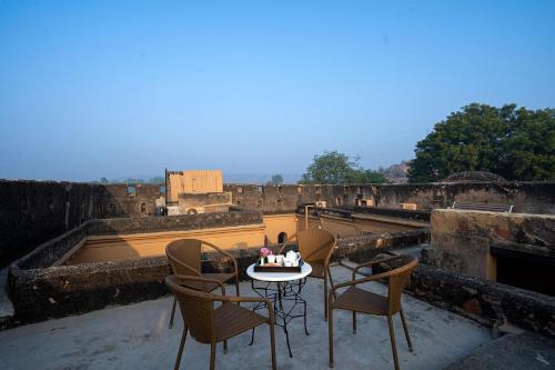 Stay Vista at Khohar Haveli - 18th Century Palace with Modern Amenities