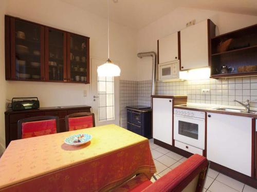 Ferienwohnung Linde 411m von Bad Endorf entfernt