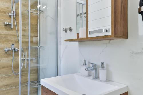 Luxurious two bedroom villa with jacuzzy- casA3