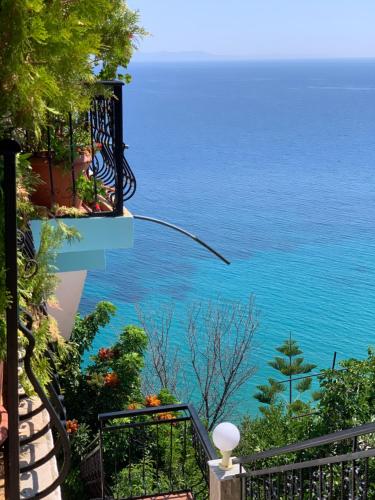 Hotel Odhisea Qeparo in Qeparo