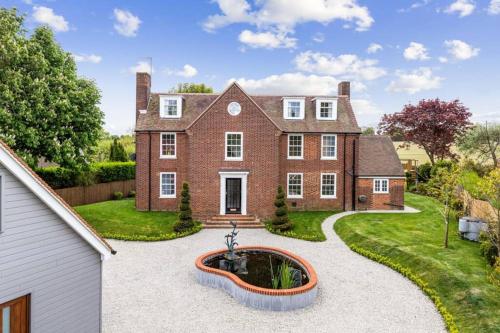 Stunning 5 Bedroom House - The Officers House, , Kent